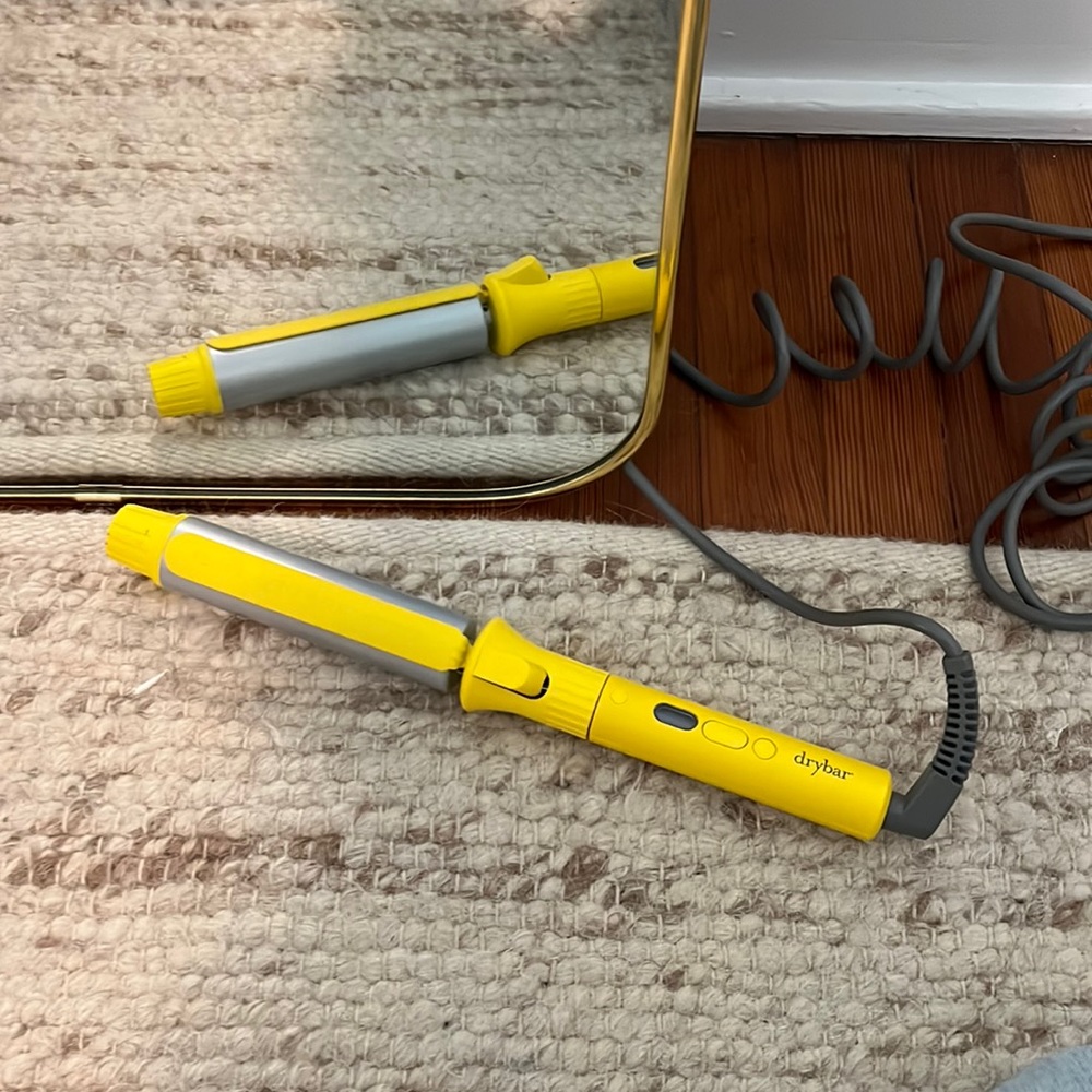 Drybar curling iron